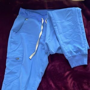 Figs Zamora scrub bottoms in Ceil Blue: small